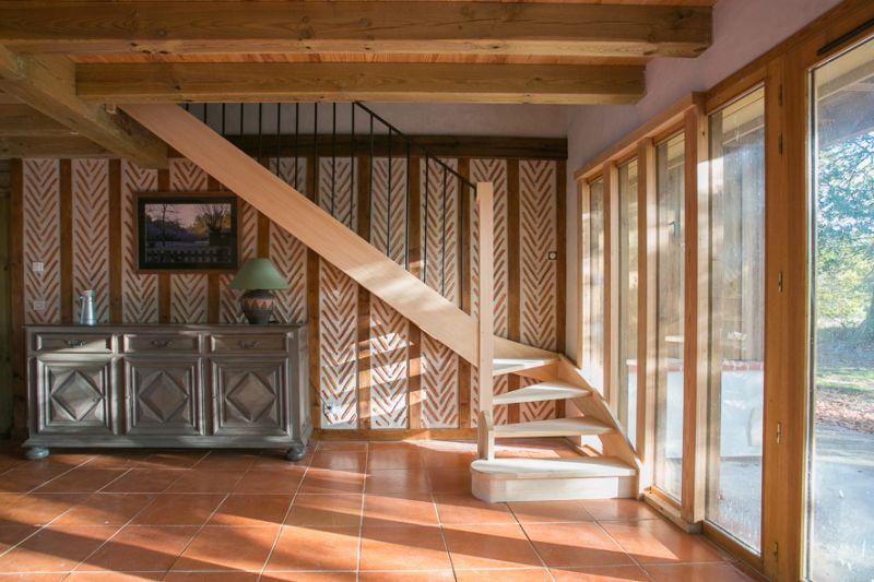 Rechercher un escalier en bois dans le 64