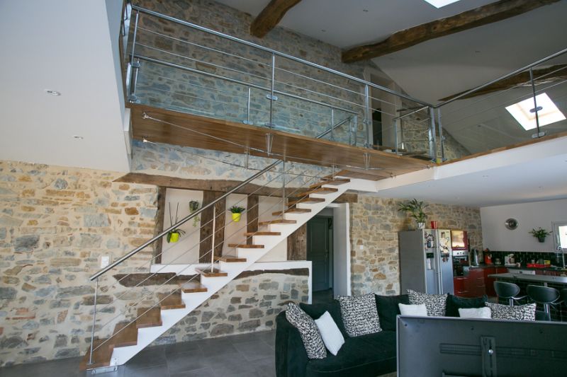 Fabrication Escalier droit LIMON CENTRAL - Marches CHÊNE - Garde-Corps INOX  - sud LANDES