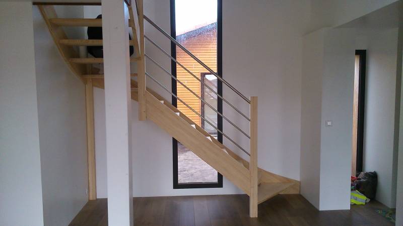 Recherche escalier Inox et bois 
