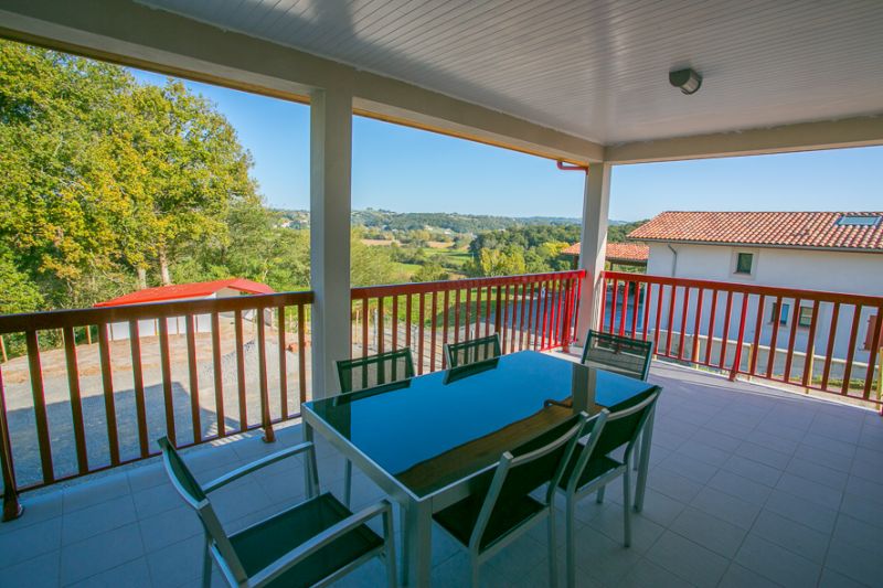 GARDE-CORPS ALU à balustres verticaux - Côté ESCALIER - BAYONNE - Pays BASQUE