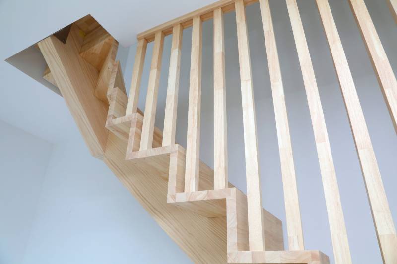 Menuisier fabricant et poseur de claustra bois dans une villa à Soustons