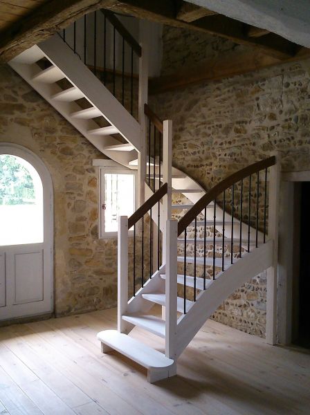 Trouver un menuisier fabricant ESCALIER BOIS sur mesure sur la Côte Basque
