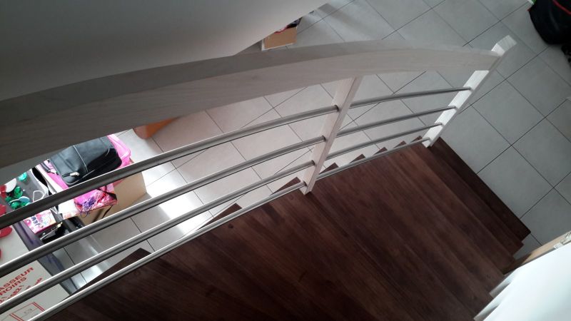 Escalier moderne et élégant metal bois dans les Landes